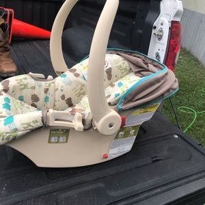 Infant car seat